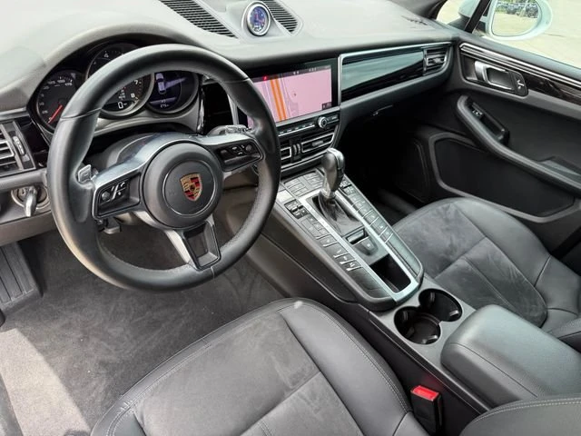 2019 Porsche Macan - Image 12 of 20