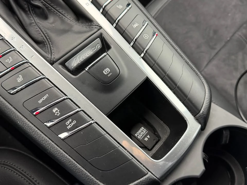 2019 Porsche Macan - Image 12 of 19