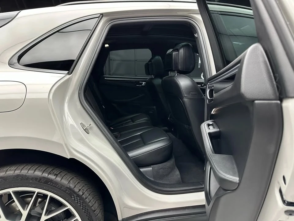 2019 Porsche Macan S - Image 13 of 19