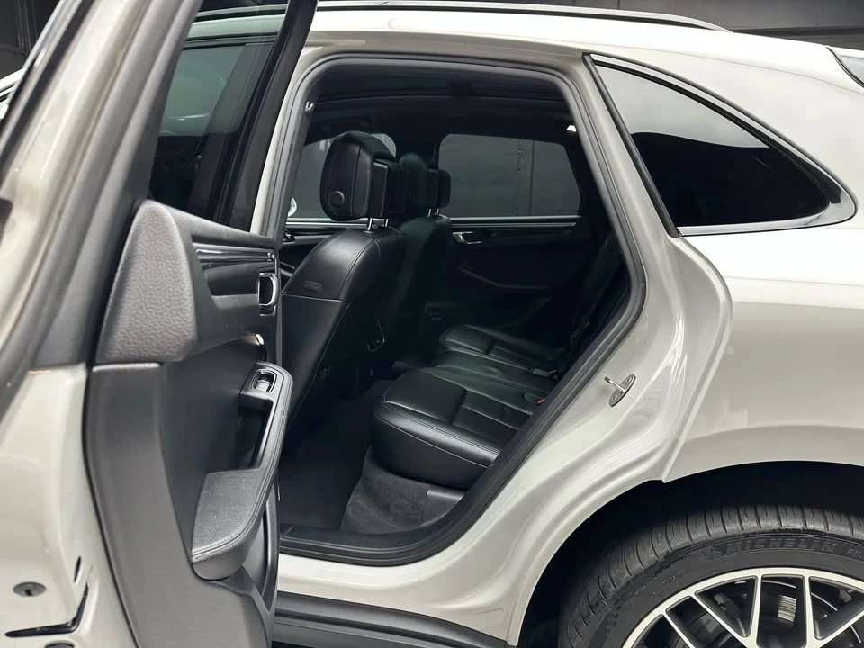 2019 Porsche Macan S - Image 12 of 19