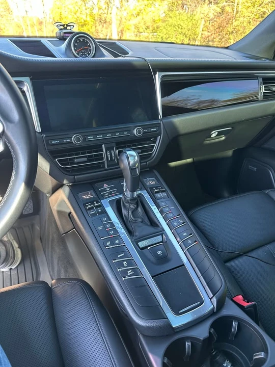 2019 Porsche Macan S - Image 12 of 16
