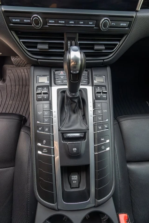 2019 Porsche Macan S - Image 11 of 20