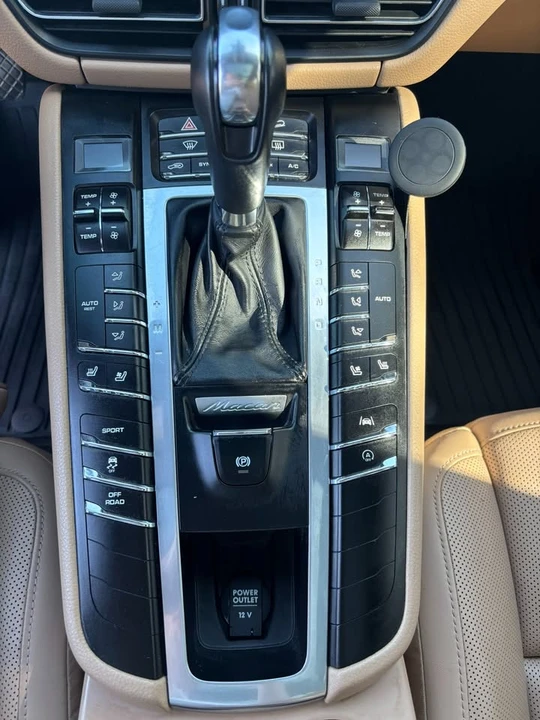 2019 Porsche Macan S - Image 15 of 20