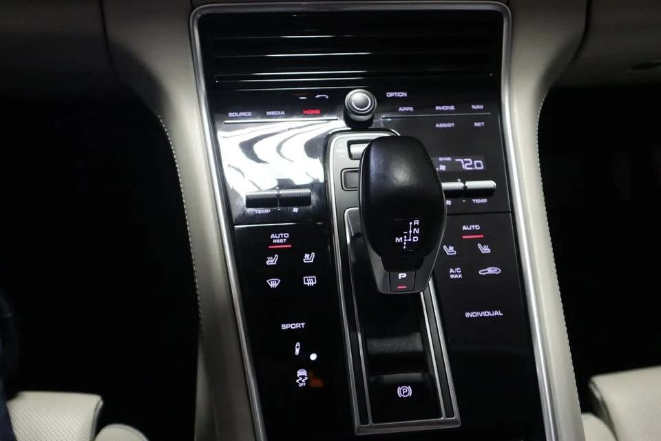 2019 Porsche 971 Panamera - Image 18 of 20