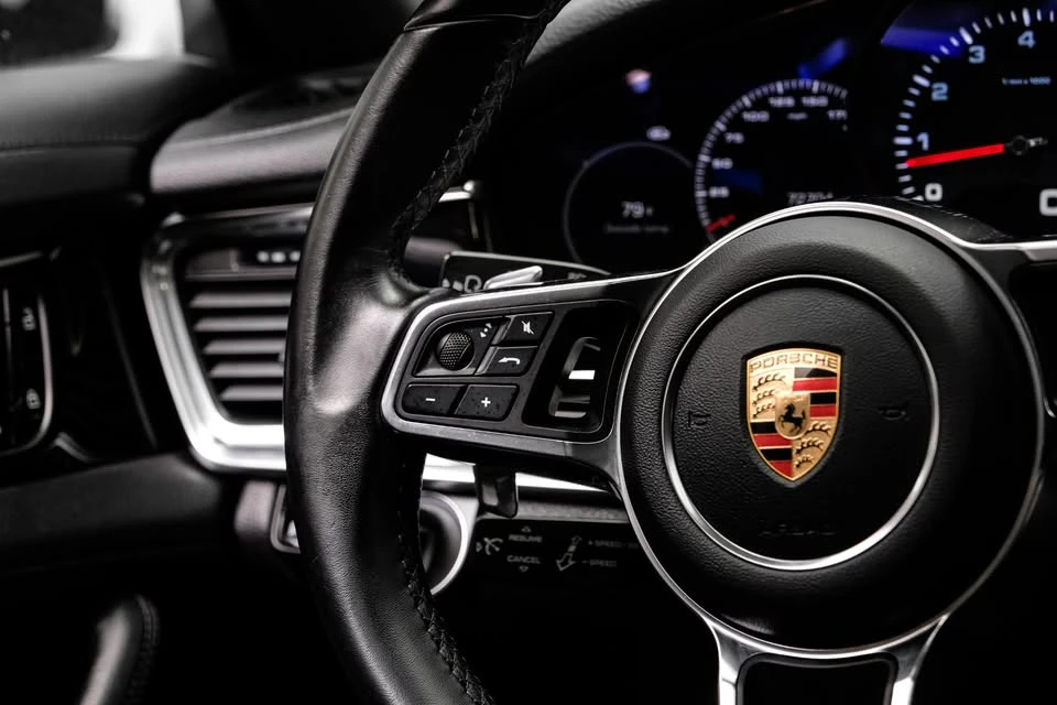 2019 Porsche 971 Panamera - Image 18 of 19