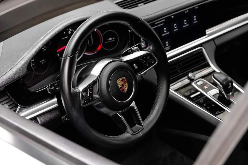 2019 Porsche 971 Panamera - Image 17 of 19
