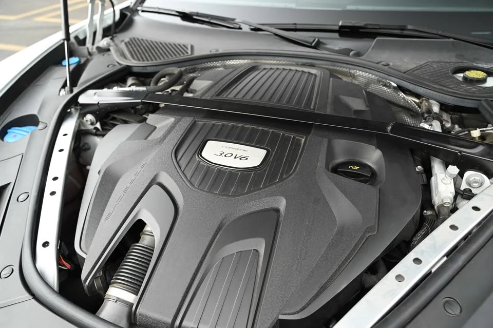 2019 Porsche 971 Panamera - Image 14 of 18