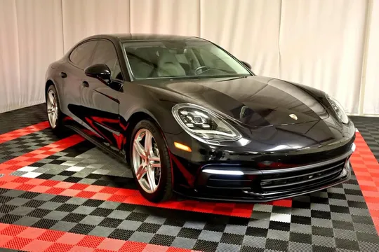 2019 Porsche Panamera 2 Sedan