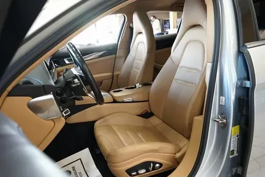 2019 Porsche Panamera 4