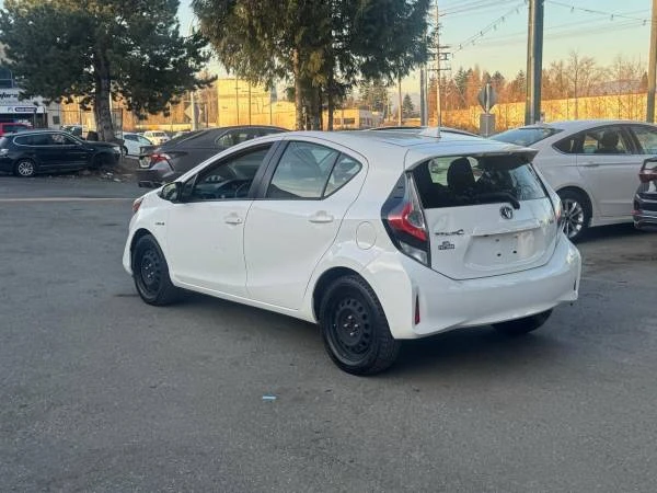 2019 Toyota Prius - Image 9 of 12