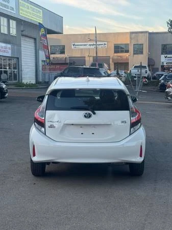 2019 Toyota Prius - Image 10 of 12