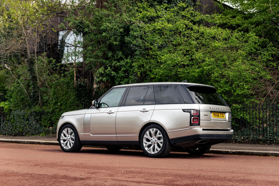 2019 Land Rover Range Rover L405 - Image 6 of 31