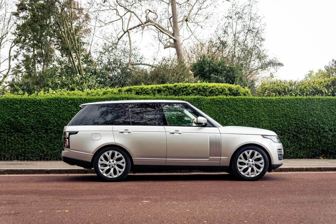 2019 Land Rover Range Rover L405 - Image 17 of 31