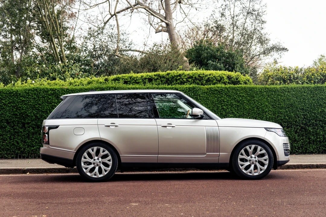 2019 Land Rover Range Rover L405 - Image 9 of 31