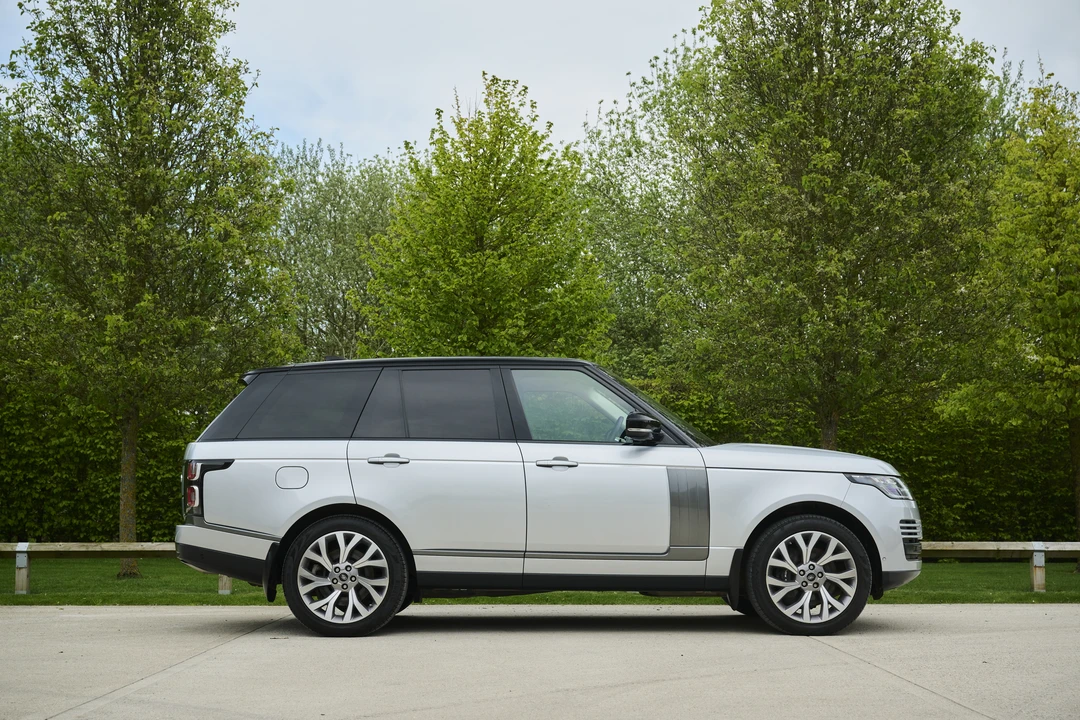 2019 Land Rover Range Rover L405 - Image 14 of 31