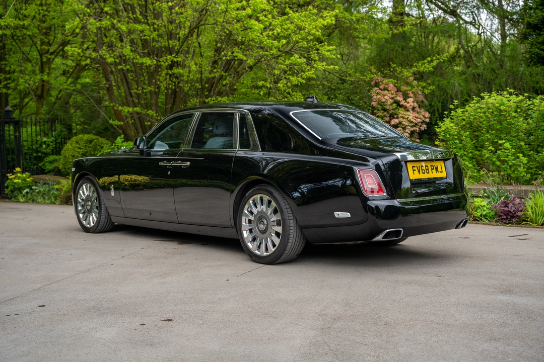 2019 Rolls-Royce Phantom VIII - Image 8 of 31