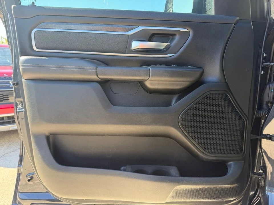 2019 Ram 1500 - Image 14 of 31
