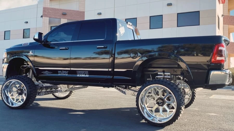 2019 Ram 2500 - Image 2 of 11
