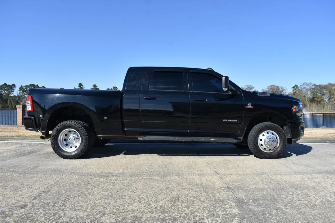 2019 Ram 3500 - Image 3 of 21
