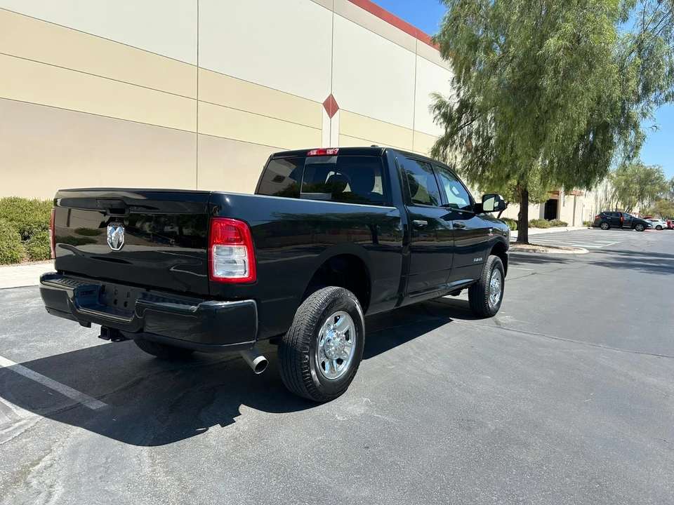 2019 Ram 3500 - Image 9 of 18