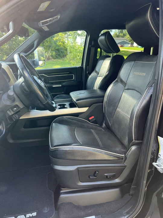 2019 Ram 3500 - Image 5 of 12