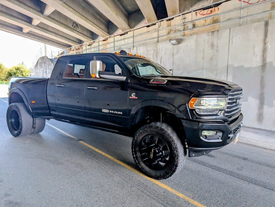 2019 Ram 3500 - Image 2 of 31
