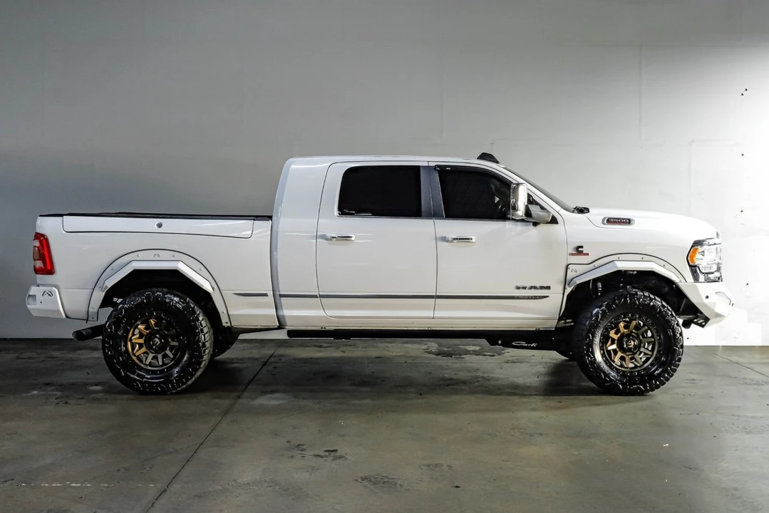 2019 Ram 3500 - Image 10 of 31