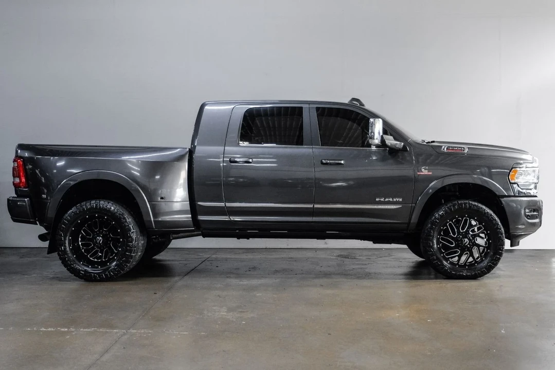2019 Ram 3500 - Image 11 of 12