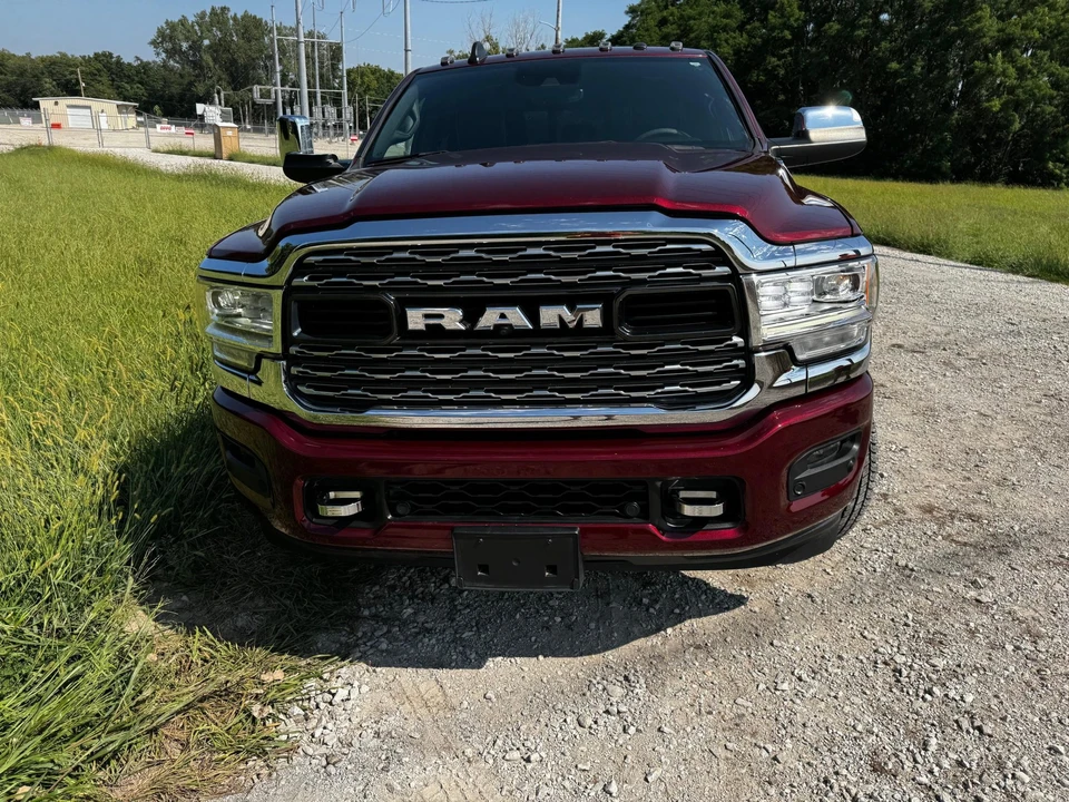 2019 Ram 3500 - Image 4 of 31