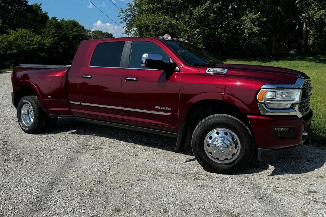 2019 Ram 3500 - Image 7 of 31