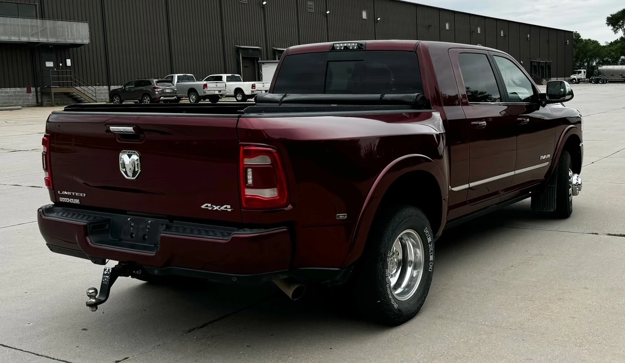 2019 Ram 3500 - Image 9 of 31