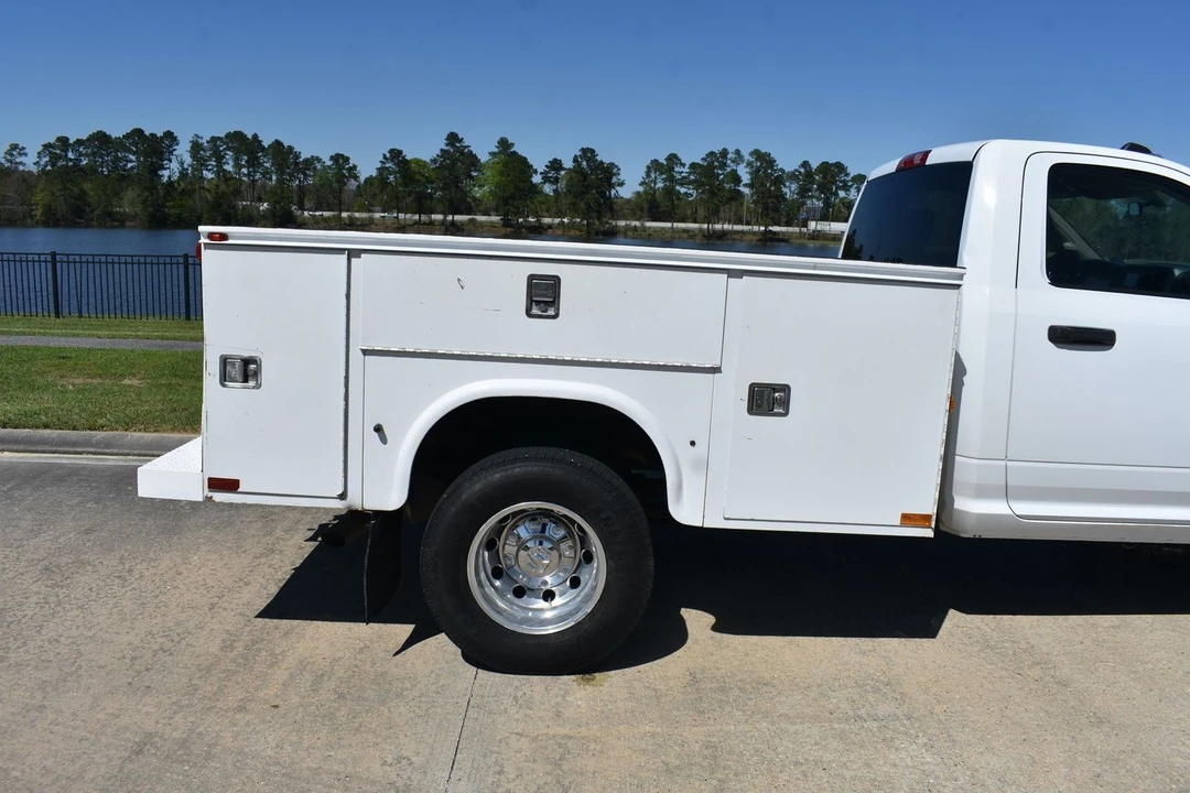 2019 Ram 3500 - Image 9 of 30