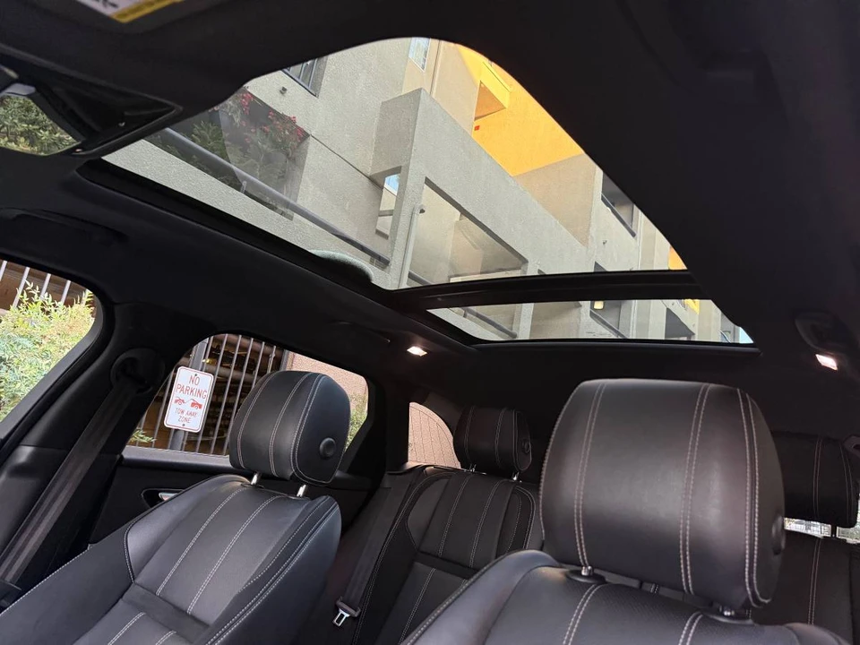 2019 Land Rover Range Rover Velar - Image 16 of 23