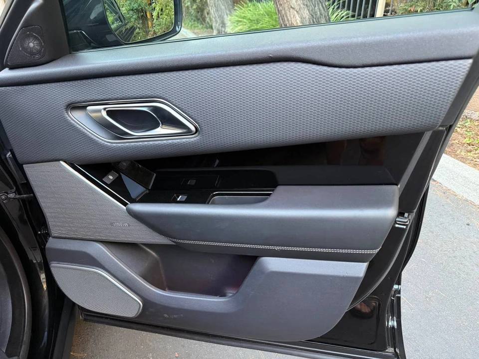 2019 Land Rover Range Rover Velar - Image 18 of 23