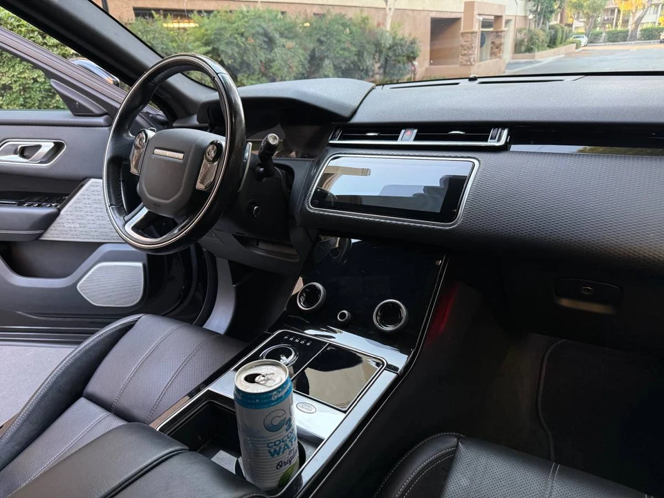 2019 Land Rover Range Rover Velar - Image 10 of 23