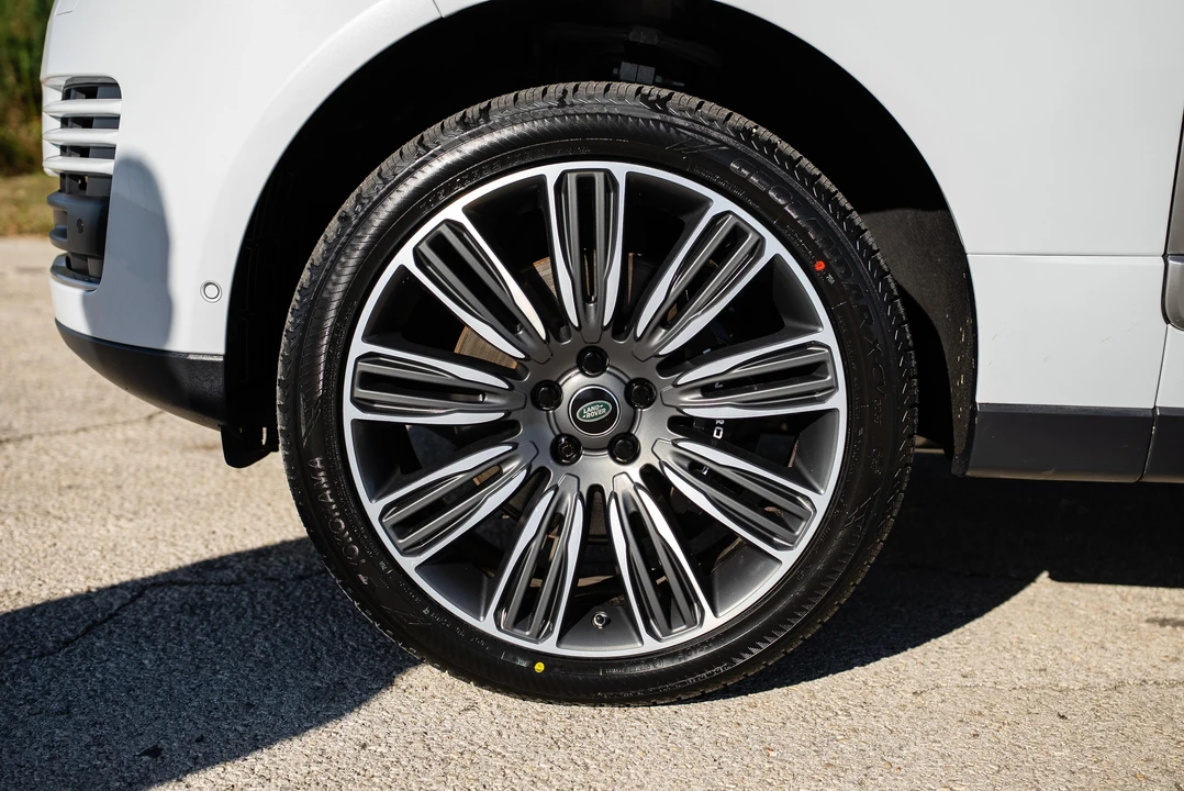 2019 Land Rover Range Rover L405 - Image 30 of 31
