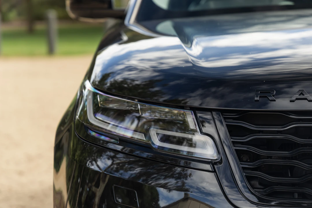 2019 Land Rover Range Rover Velar - Image 11 of 31