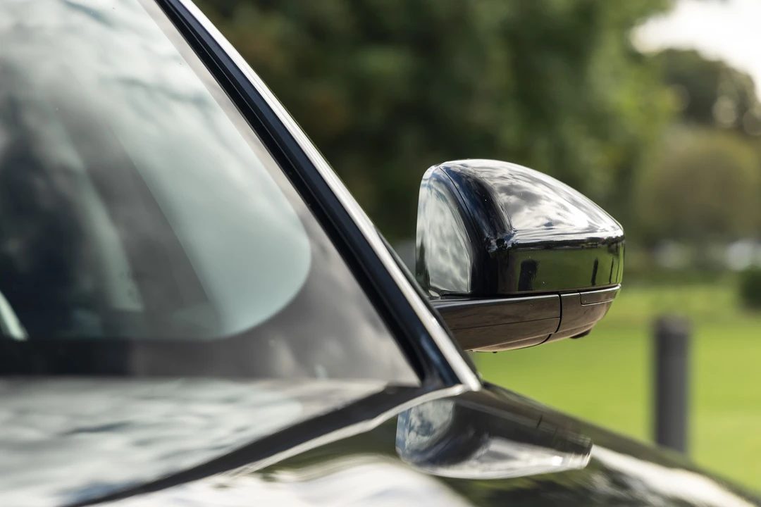 2019 Land Rover Range Rover Velar - Image 16 of 31