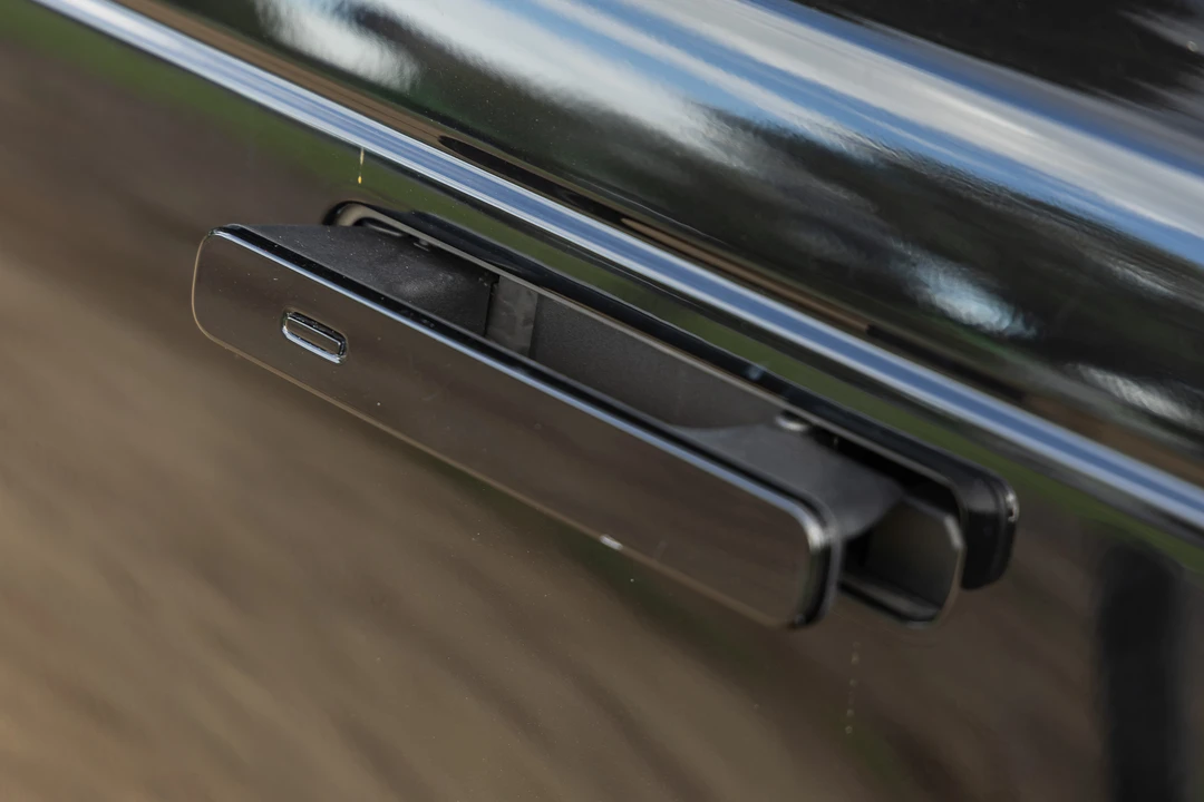 2019 Land Rover Range Rover Velar - Image 29 of 31