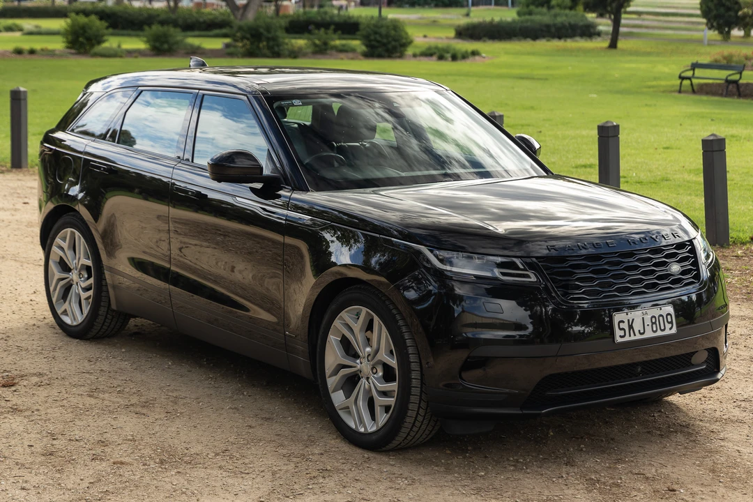 2019 Land Rover Range Rover Velar - Image 3 of 31