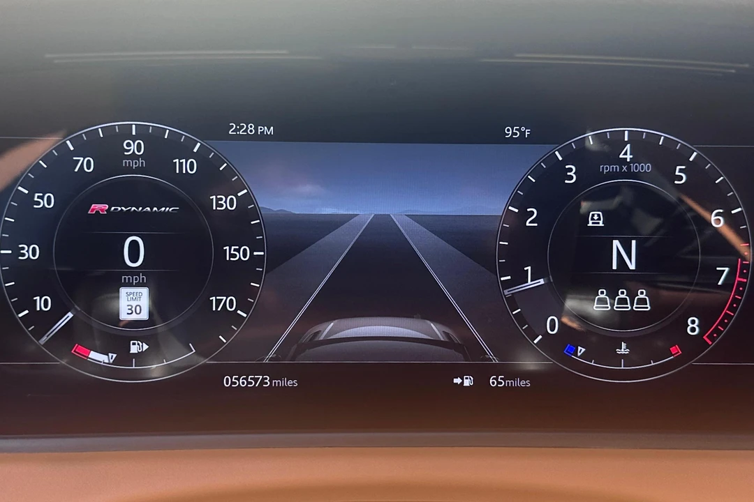 2019 Land Rover Range Rover Velar - Image 28 of 31