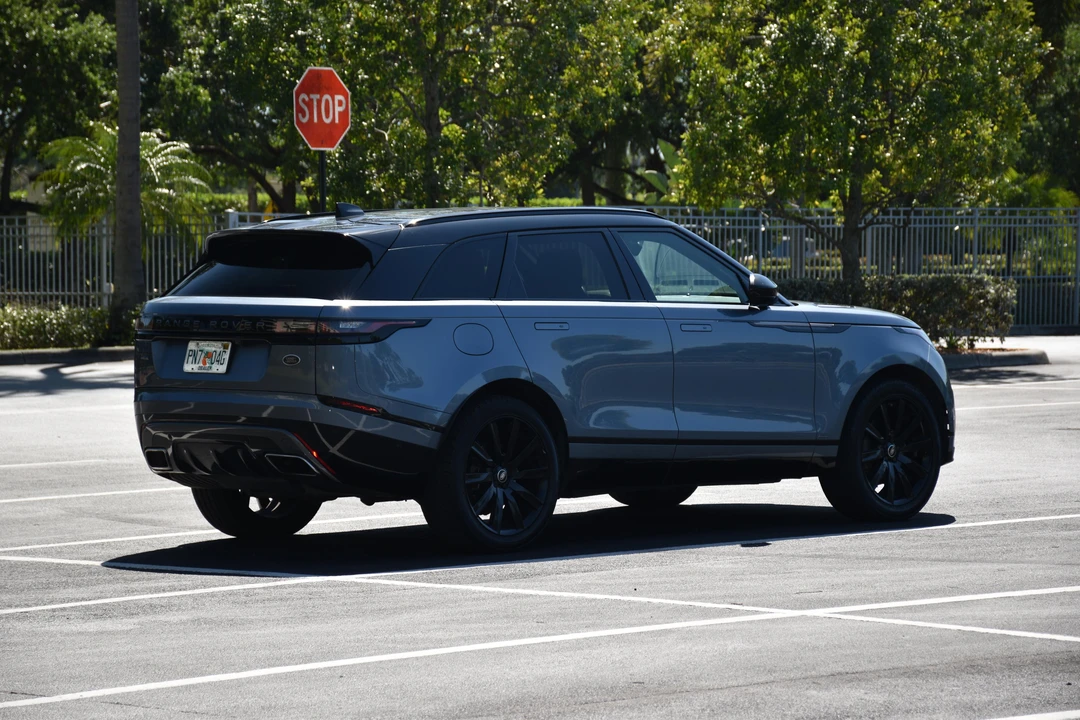 2019 Land Rover Range Rover Velar - Image 10 of 31