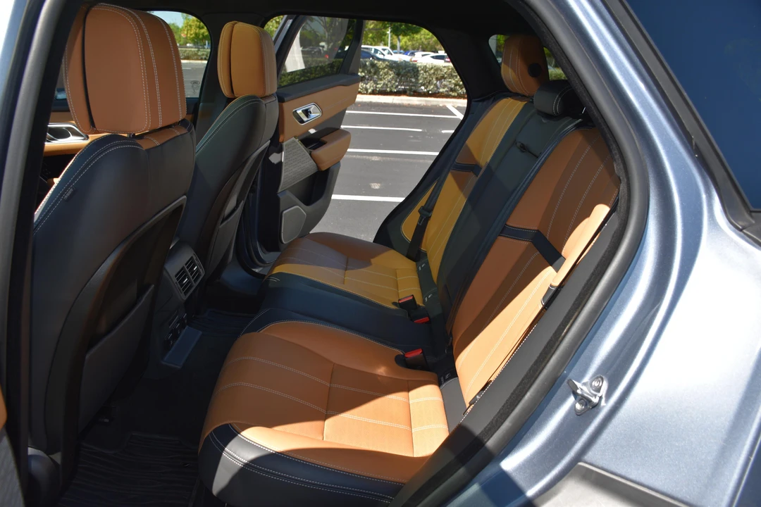 2019 Land Rover Range Rover Velar - Image 27 of 31