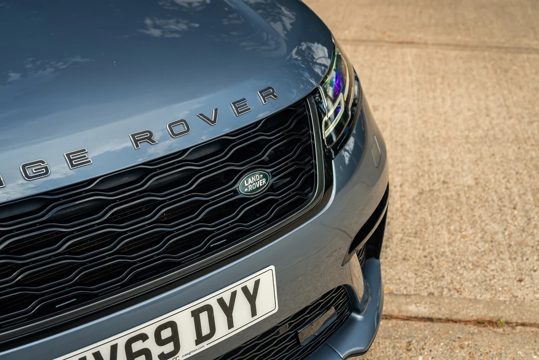 2019 Land Rover Range Rover Velar - Image 10 of 31