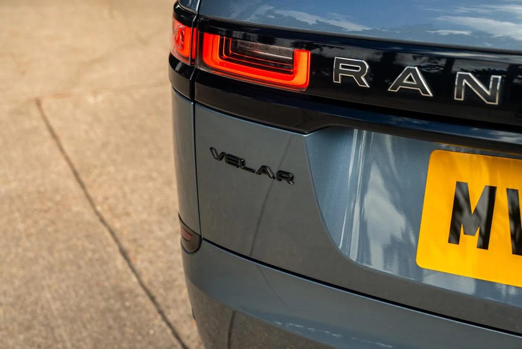 2019 Land Rover Range Rover Velar - Image 26 of 31