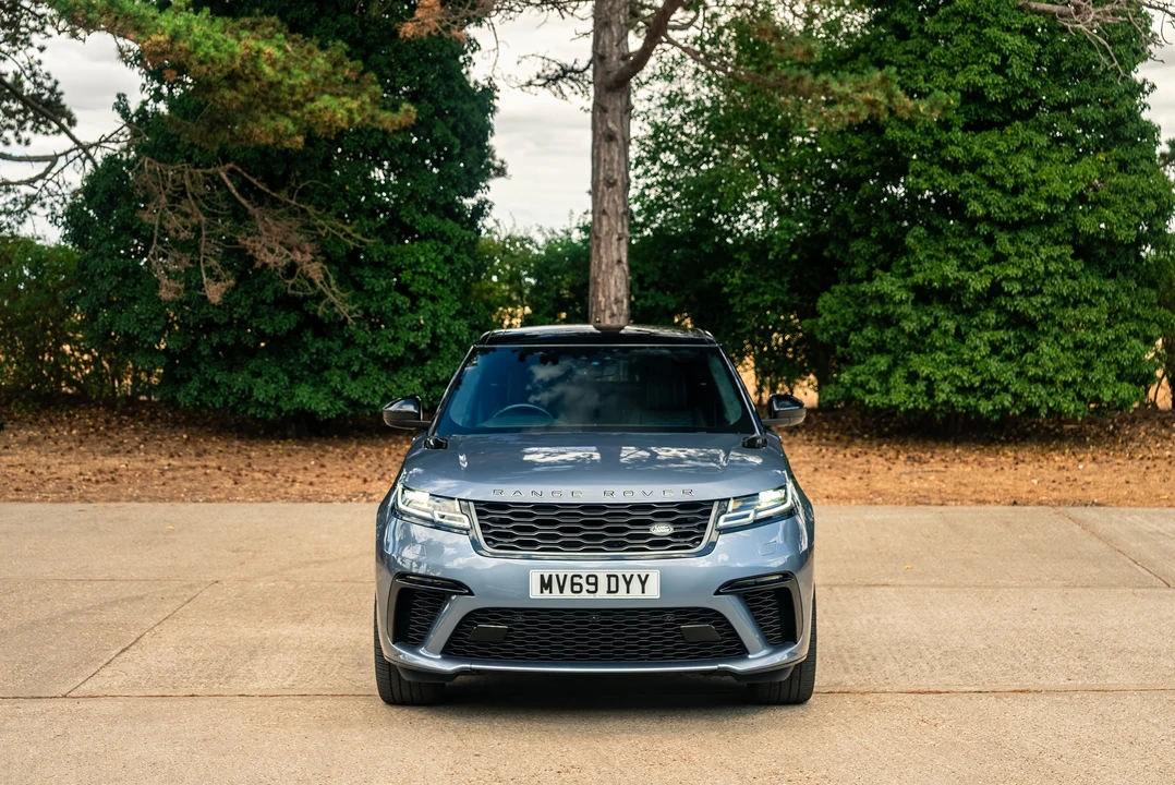 2019 Land Rover Range Rover Velar - Image 2 of 31