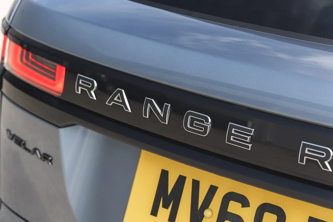 2019 Land Rover Range Rover Velar - Image 25 of 31