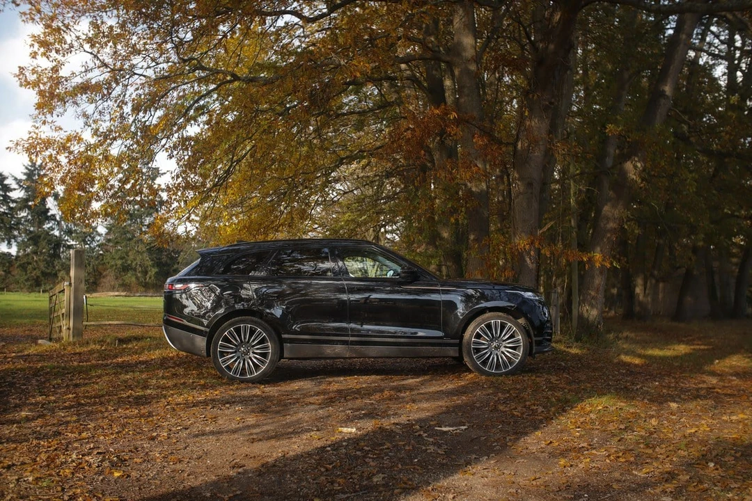 2019 Land Rover Range Rover Velar - Image 8 of 30