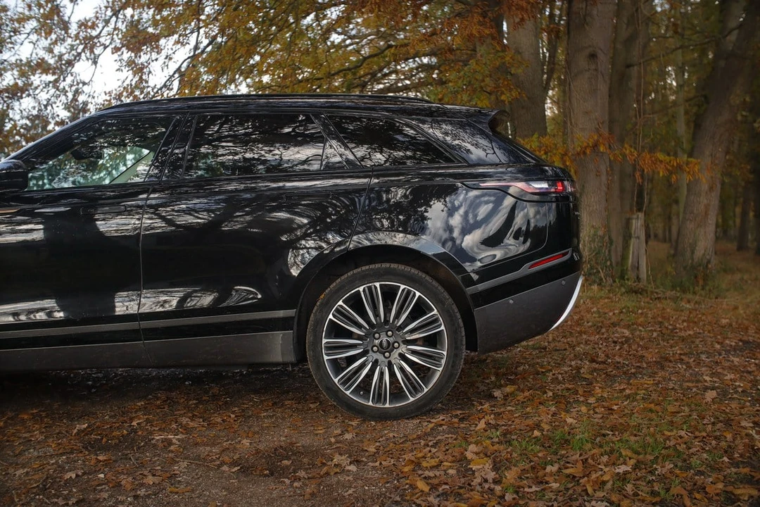 2019 Land Rover Range Rover Velar - Image 12 of 30