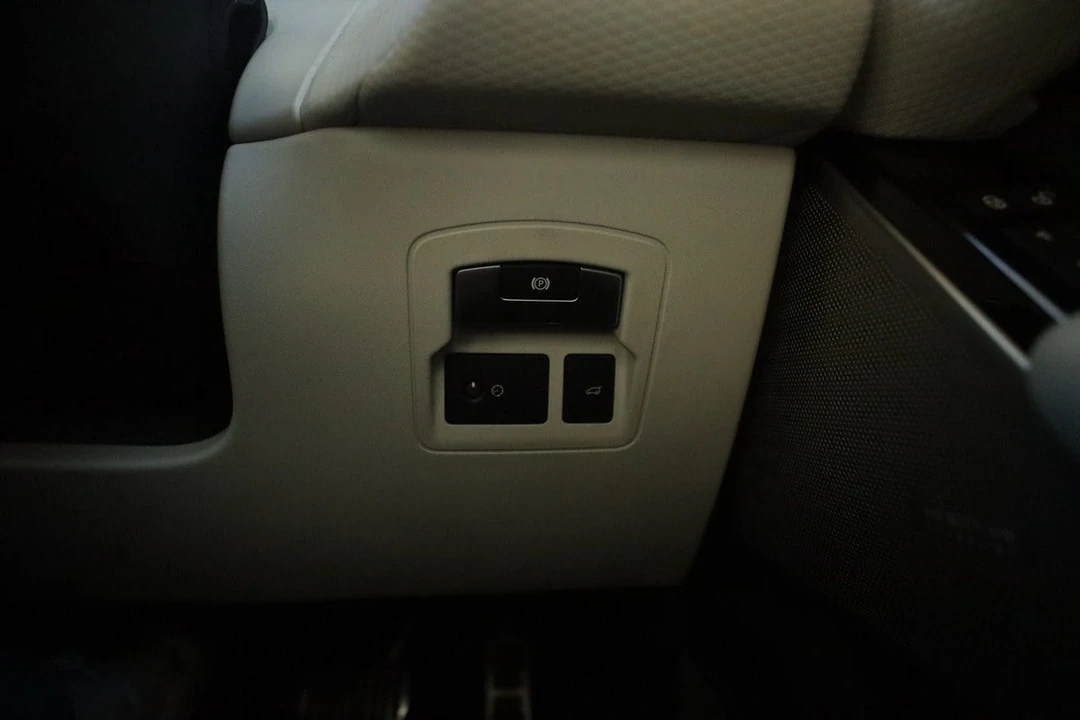 2019 Land Rover Range Rover Velar - Image 30 of 30